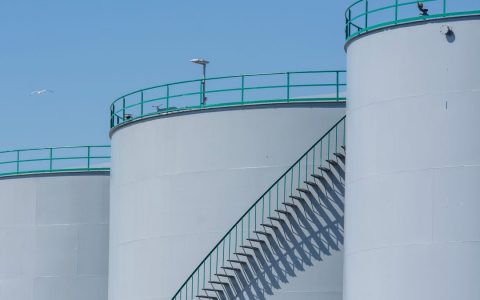 股指期货日评（10月8日）：IF2610报4304.0，贴水6.3点怎么看？｜分析师视角