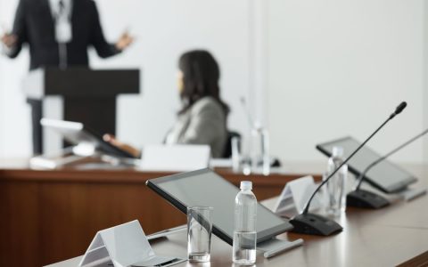 股票培训 · 实战课｜从今日CRO概念异动，学会换手率：看清筹码换手的温｜盘哥视角 · 2026年10月30日
